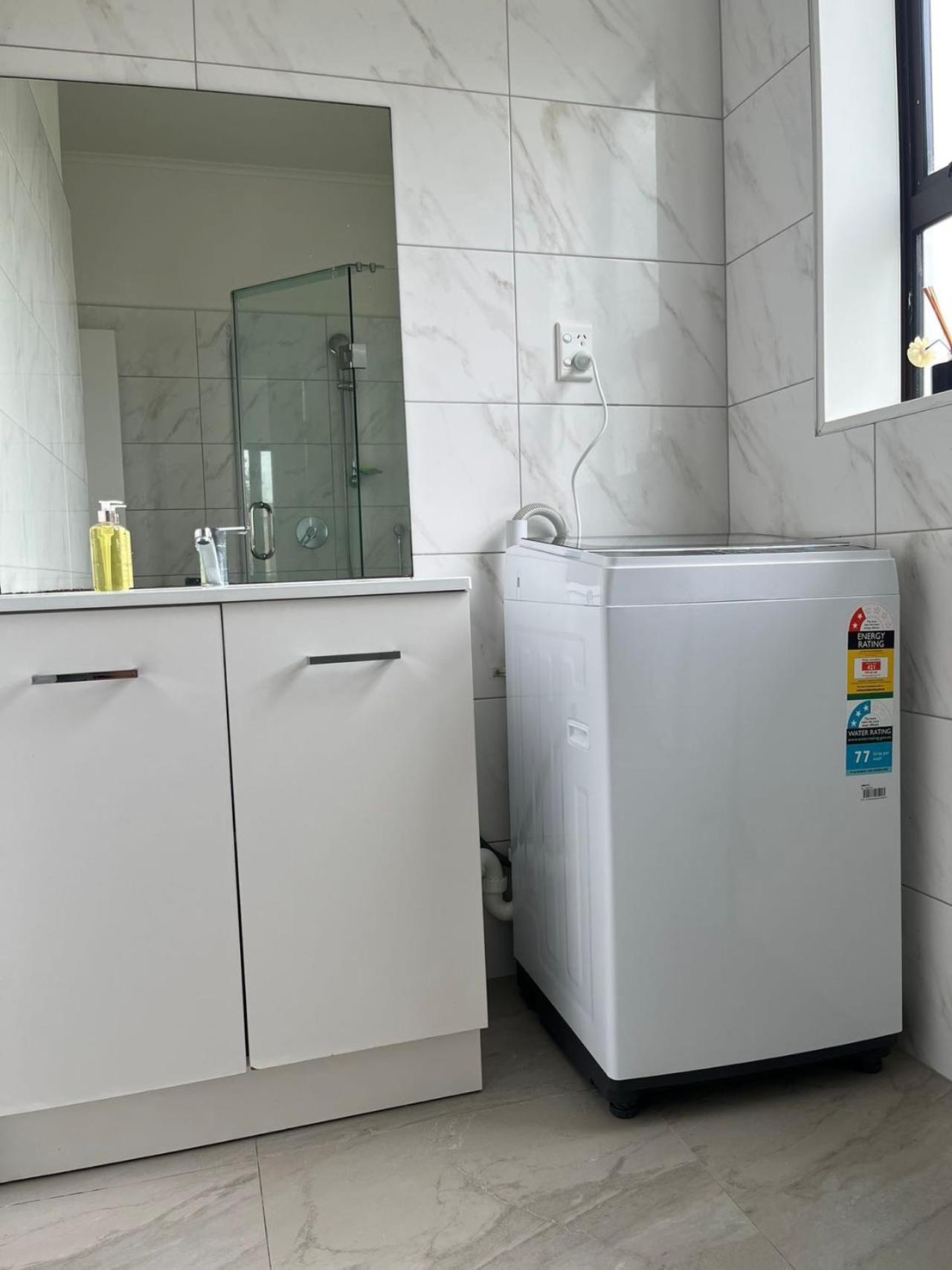 Totara Vale, Free Coffee, Parking And Wifi, Near Glenfield Mall And Highway 18,1 Оукланд Екстериор снимка